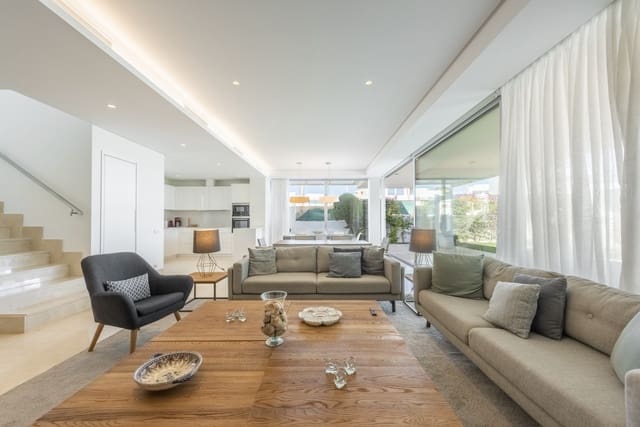 3 soveværelse Villa til leje i Marbella med swimmingpool garage - € 8.000 (Ref: 8232472)