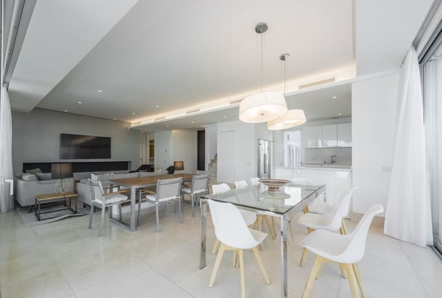 3 soveværelse Villa til leje i Marbella med swimmingpool garage - € 8.000 (Ref: 8232472)