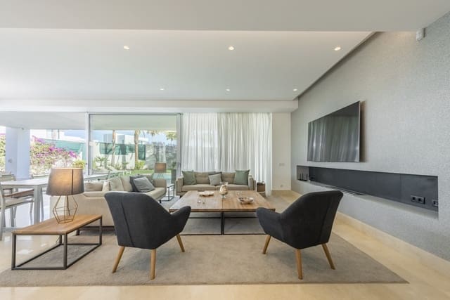 3 soveværelse Villa til leje i Marbella med swimmingpool garage - € 8.000 (Ref: 8232472)