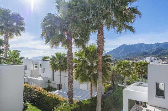3 soveværelse Villa til leje i Marbella med swimmingpool garage - € 8.000 (Ref: 8232472)