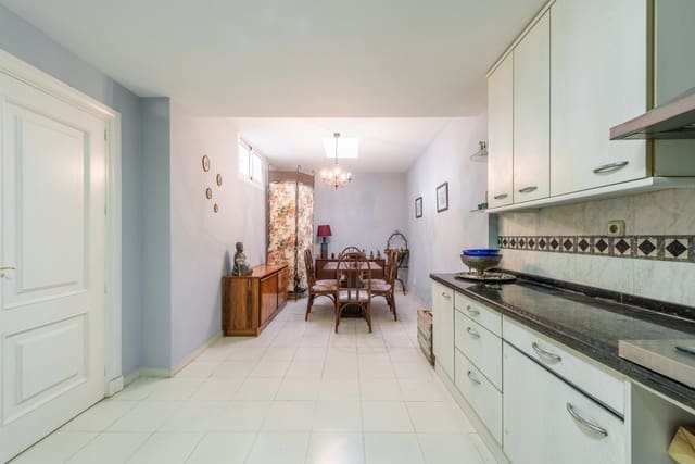 4 chambre Maison de Ville à vendre à Benahavís avec piscine garage - 850 000 € (Ref: 8253851)