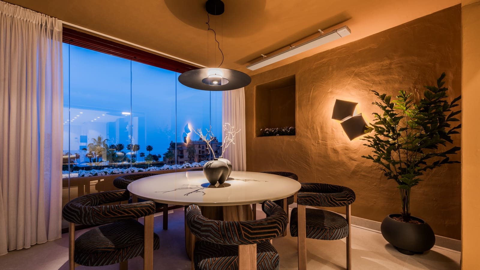 3 soveværelse Lejlighed til salg i Estepona med swimmingpool garage - € 2.395.000 (Ref: 8268090)