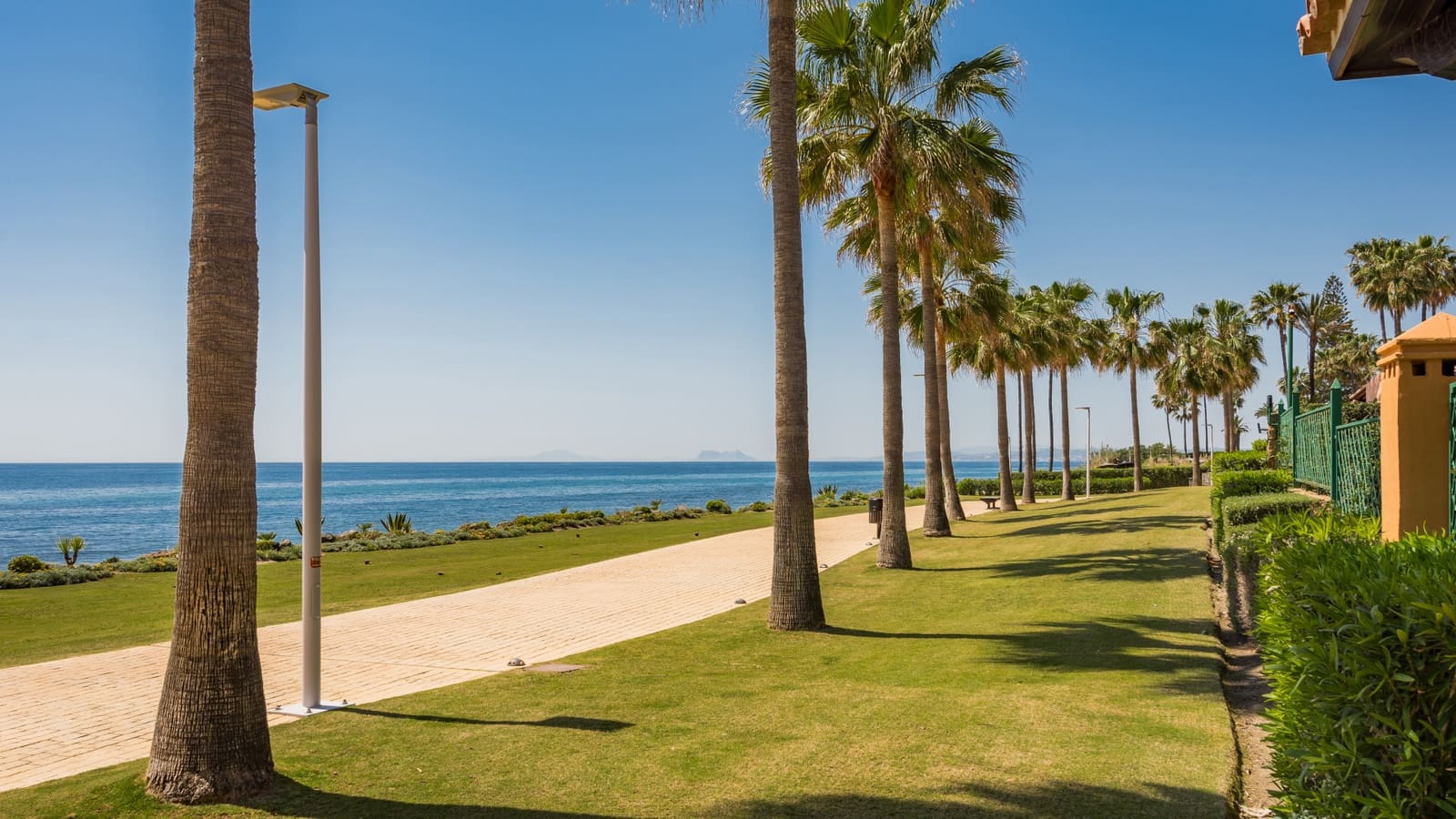 3 sypialnia Apartament na sprzedaż w Estepona z basenem garażem - 2 395 000 € (Ref: 8268090)