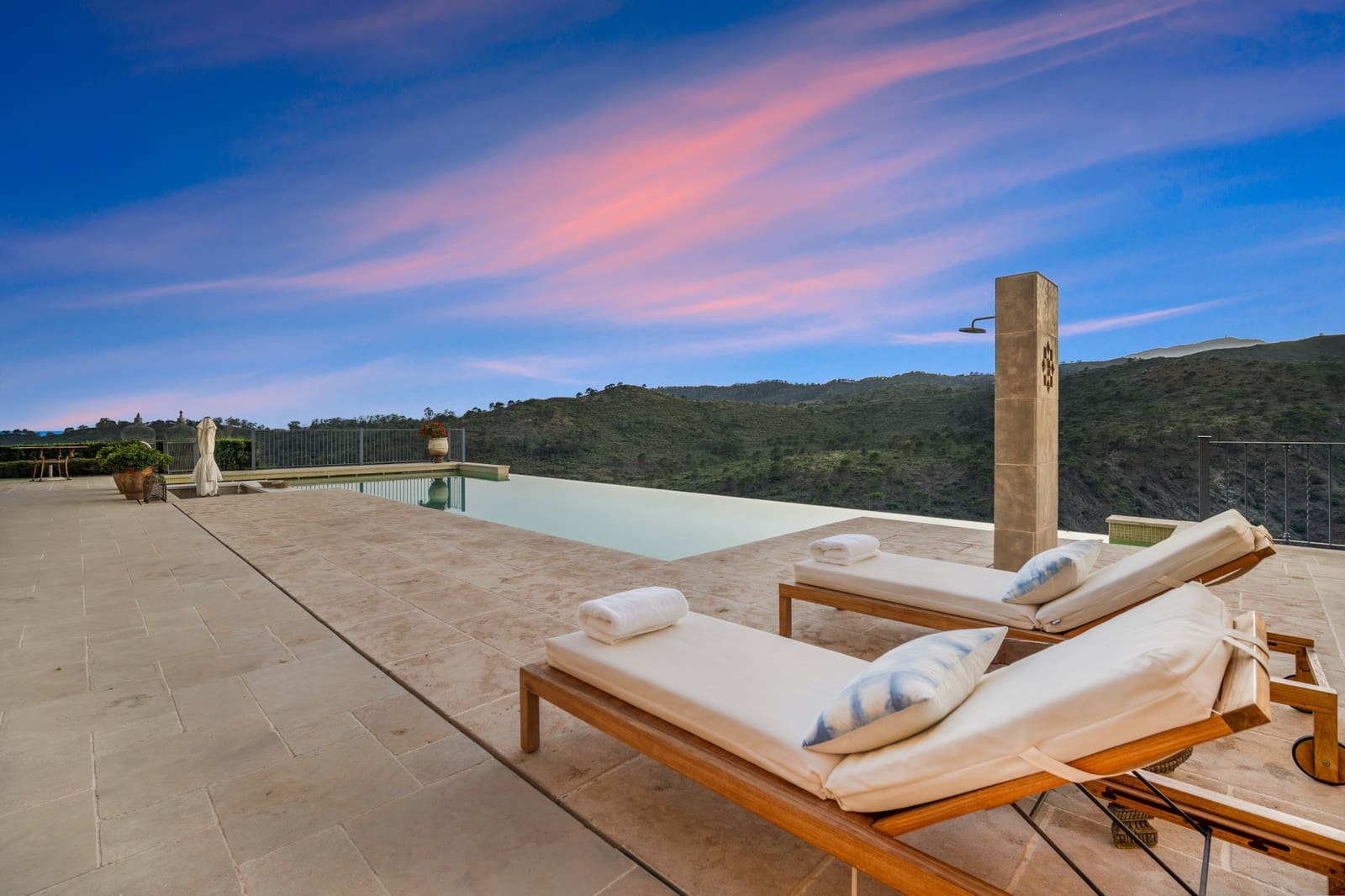 6 sovrum Villa till salu i Benahavis med pool garage - 7 800 000 € (Ref: 8300376)