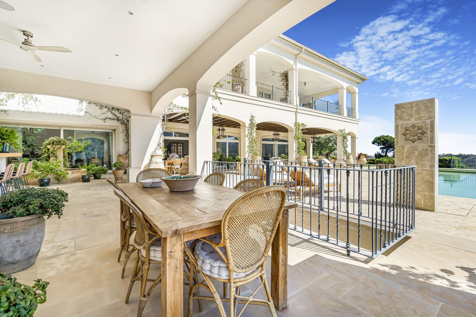 6 sovrum Villa till salu i Benahavis med pool garage - 7 800 000 € (Ref: 8300376)