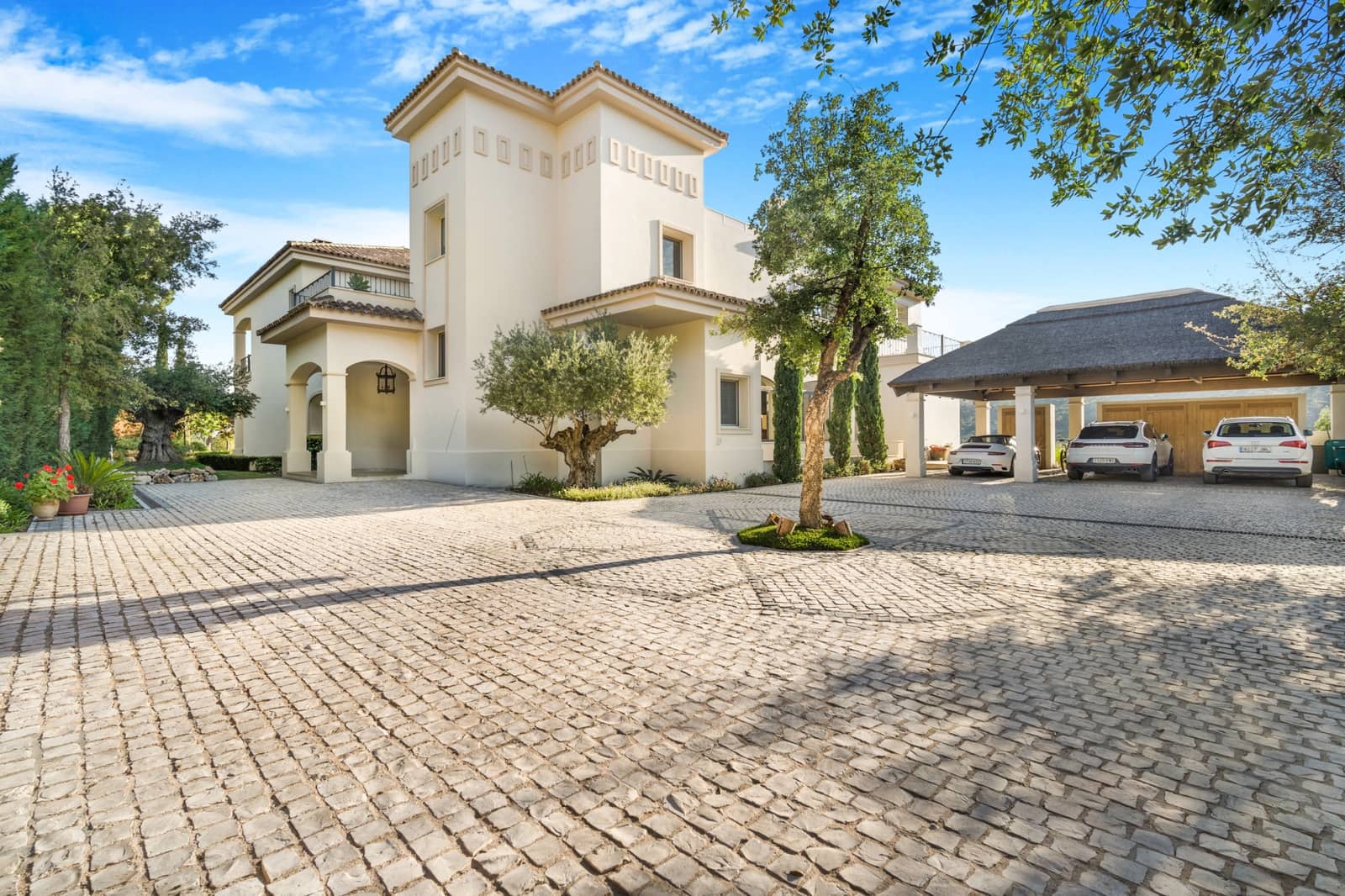 6 sovrum Villa till salu i Benahavis med pool garage - 7 800 000 € (Ref: 8300376)