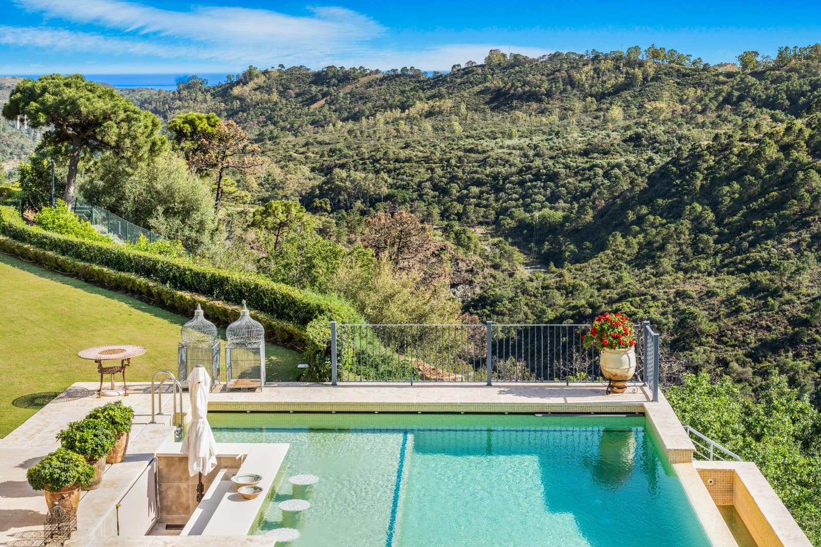 6 sovrum Villa till salu i Benahavis med pool garage - 7 800 000 € (Ref: 8300376)