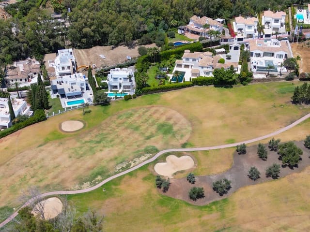 Building Plot for sale in Marbella - € 1,790,000 (Ref: 8313741)