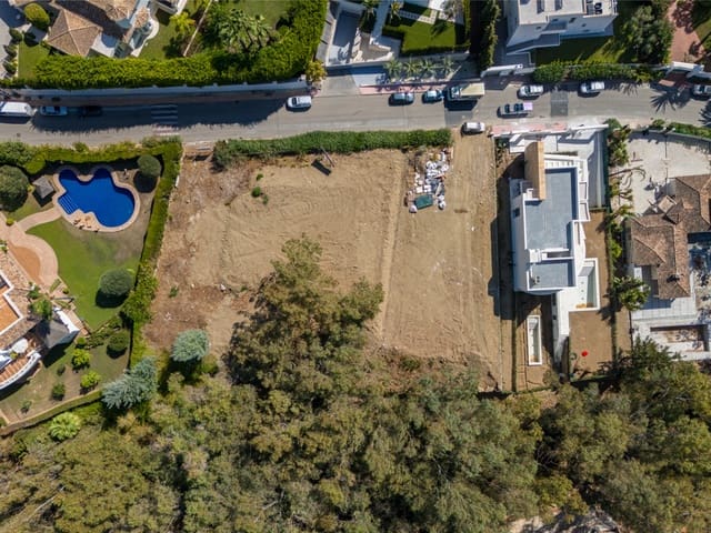 Building Plot for sale in Marbella - € 1,790,000 (Ref: 8313741)