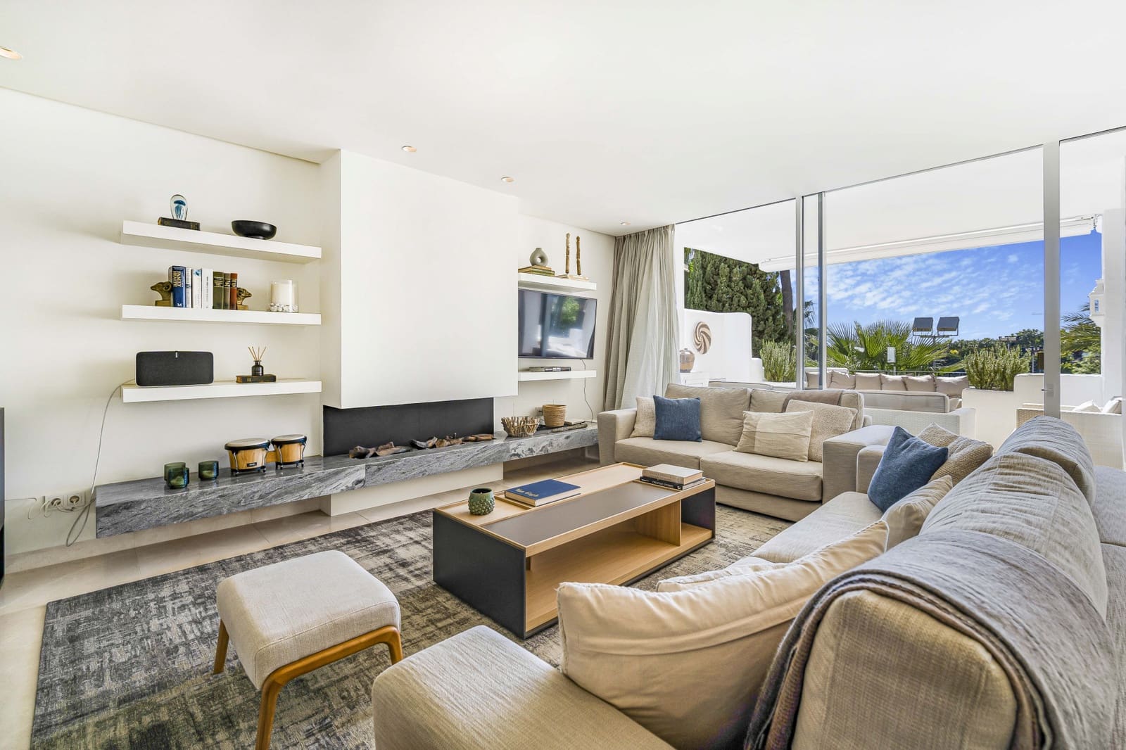 3 slaapkamer Penthouse te huur in Marbella met zwembad garage - € 14.000 (Ref: 8317354)