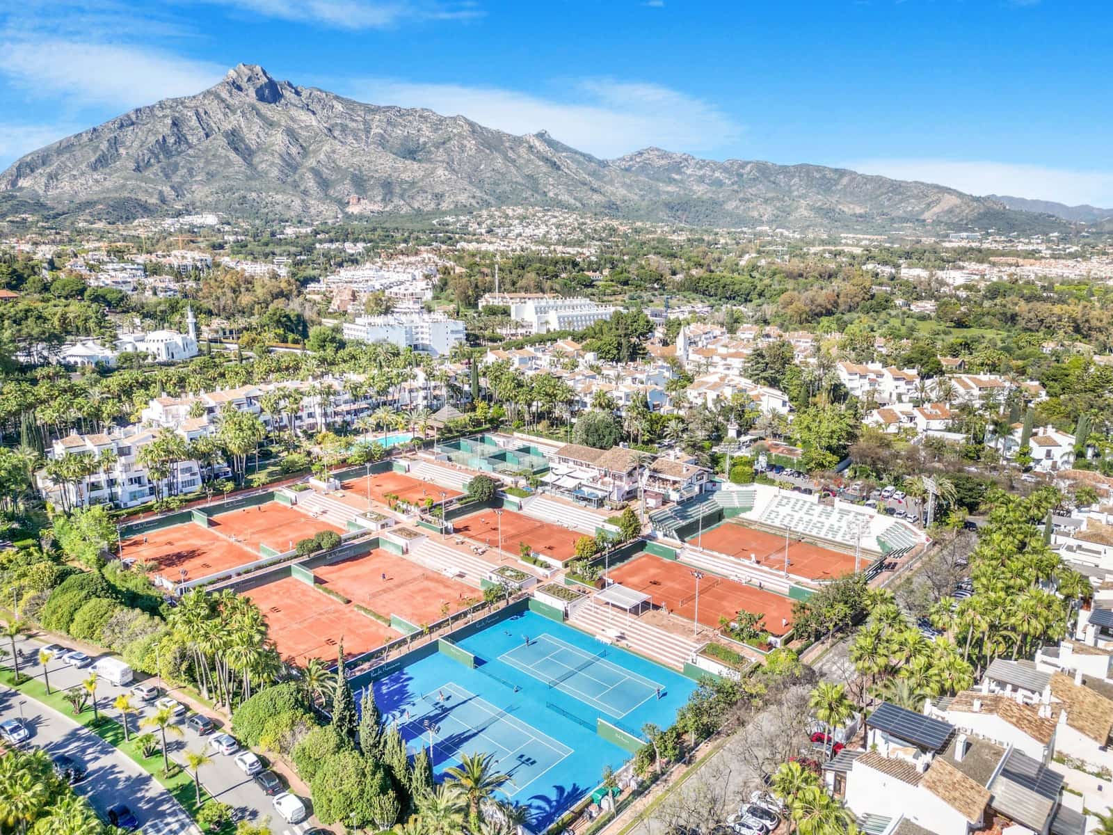 3 slaapkamer Penthouse te huur in Marbella met zwembad garage - € 14.000 (Ref: 8317354)
