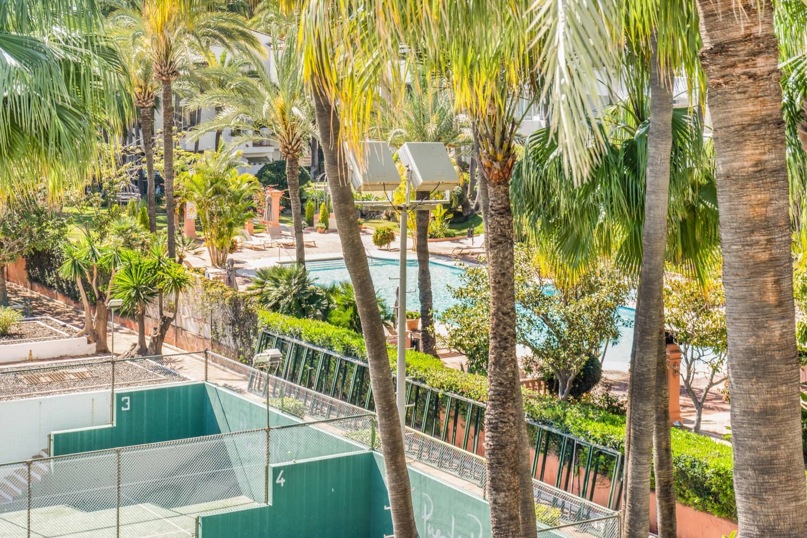 3 slaapkamer Penthouse te huur in Marbella met zwembad garage - € 14.000 (Ref: 8317354)