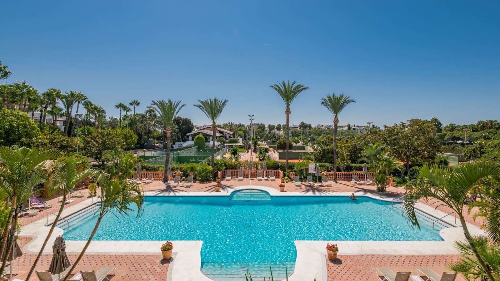 3 slaapkamer Penthouse te huur in Marbella met zwembad garage - € 14.000 (Ref: 8317354)