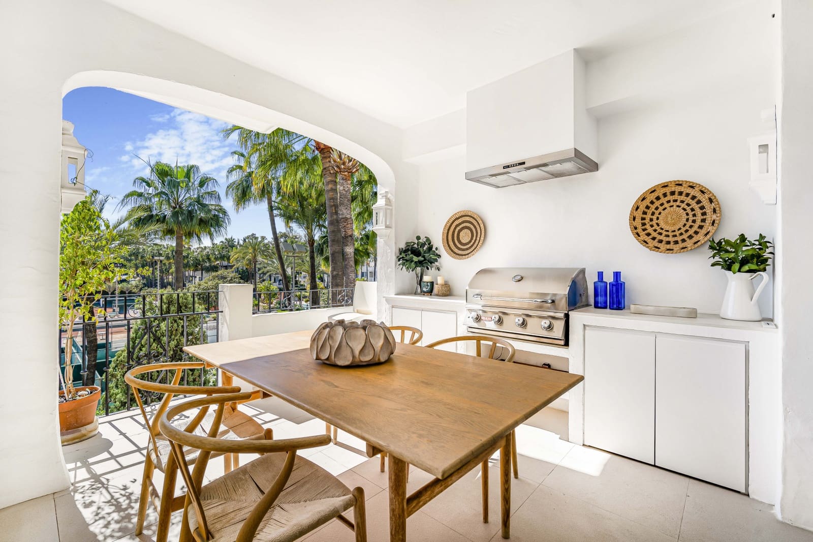 3 bedroom Penthouse for rent in Marbella with pool garage - € 15,000 (Ref: 8317354)