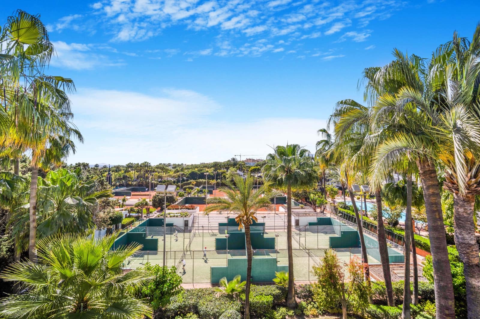 3 bedroom Penthouse for rent in Marbella with pool garage - € 15,000 (Ref: 8317354)