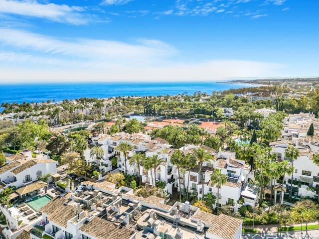 3 makuuhuone Kattohuoneisto vuokrattavana paikassa Marbella mukana uima-altaan 
autotalli - 15 000 € (Ref: 8317354)