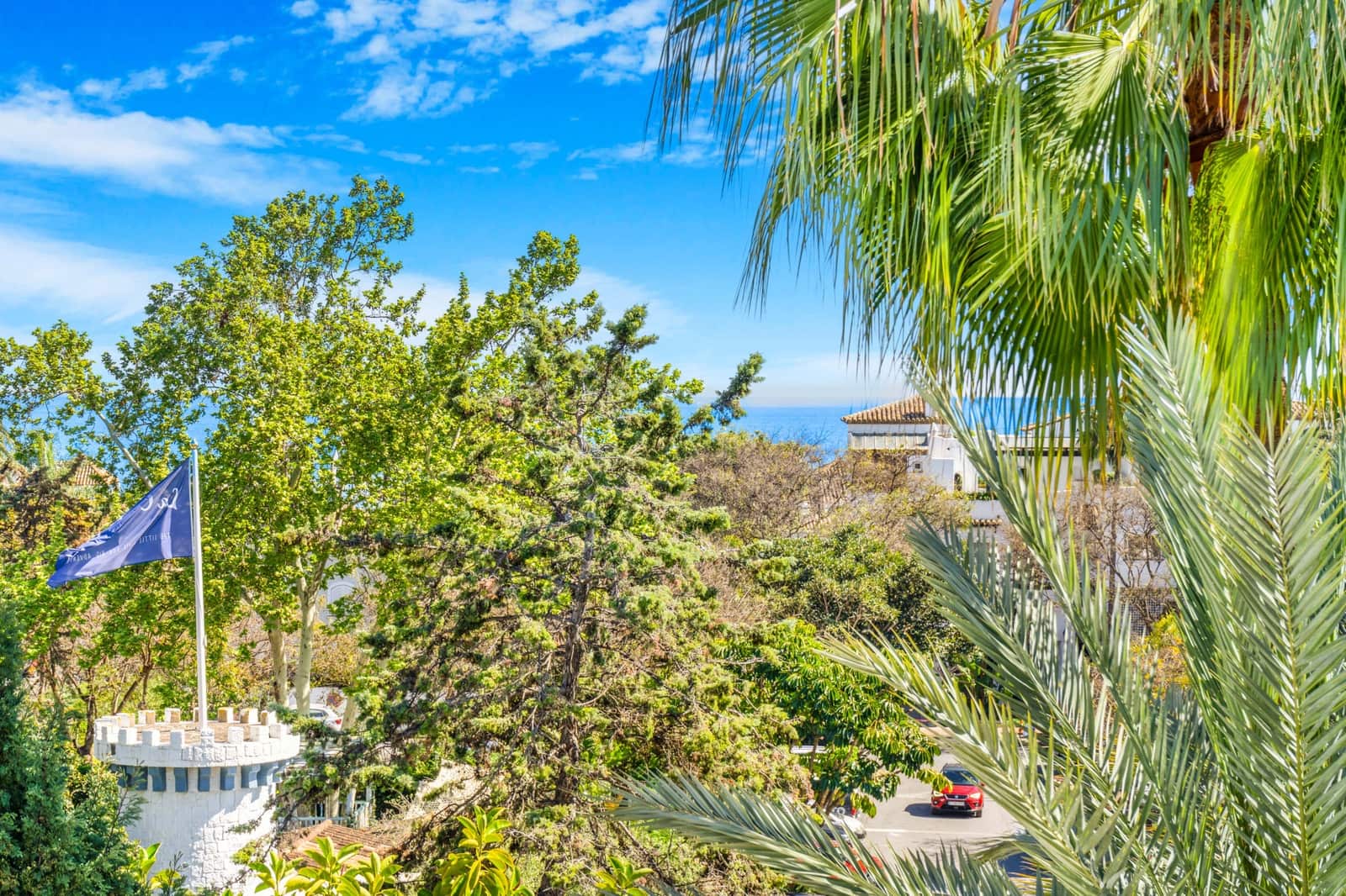 3 bedroom Penthouse for rent in Marbella with pool garage - € 15,000 (Ref: 8317354)