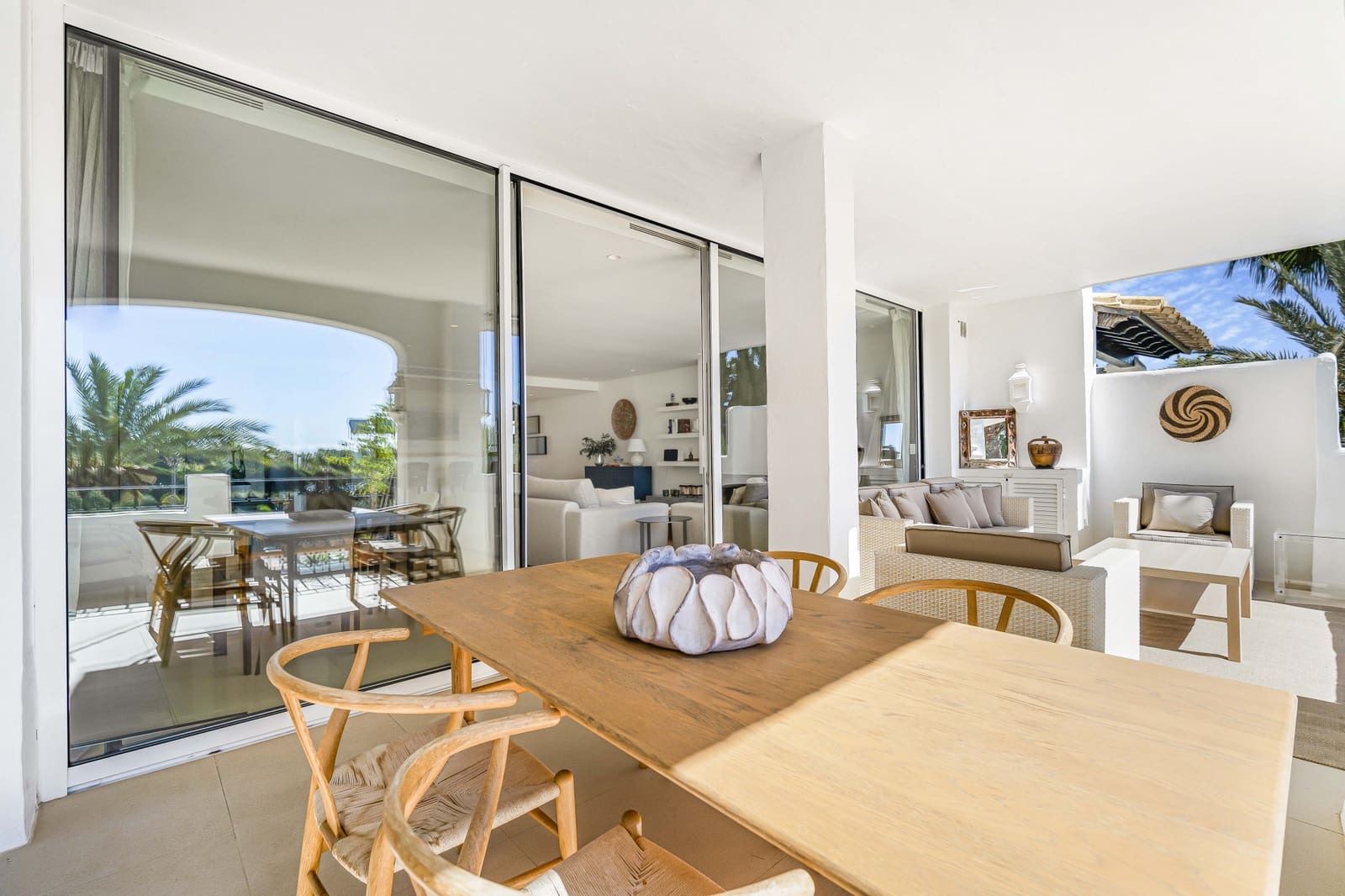 3 bedroom Penthouse for rent in Marbella with pool garage - € 15,000 (Ref: 8317354)