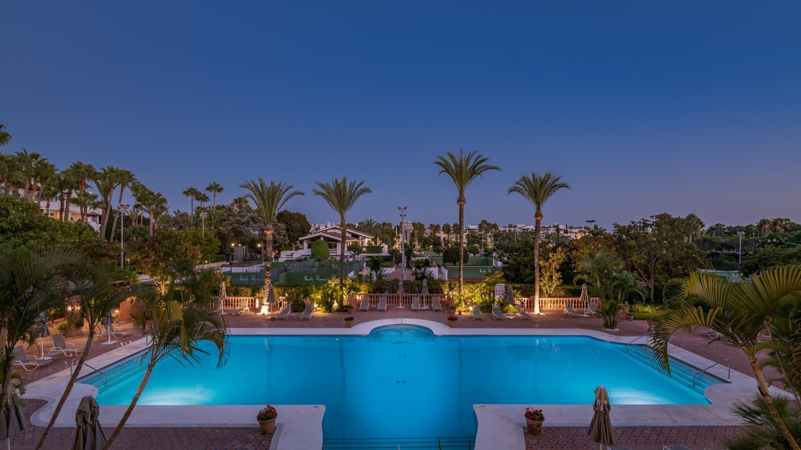 Ático de 3 habitaciones en Marbella en venta con piscina garaje - 6.750.000 € (Ref: 8317989)