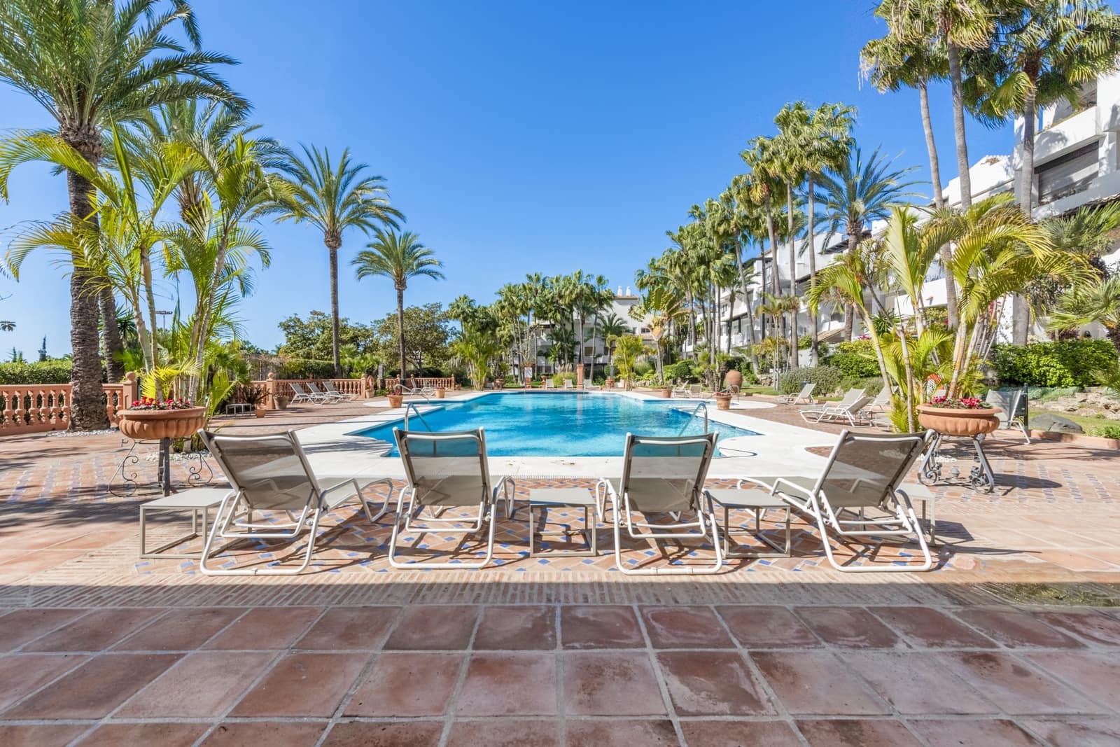Ático de 3 habitaciones en Marbella en venta con piscina garaje - 6.750.000 € (Ref: 8317989)