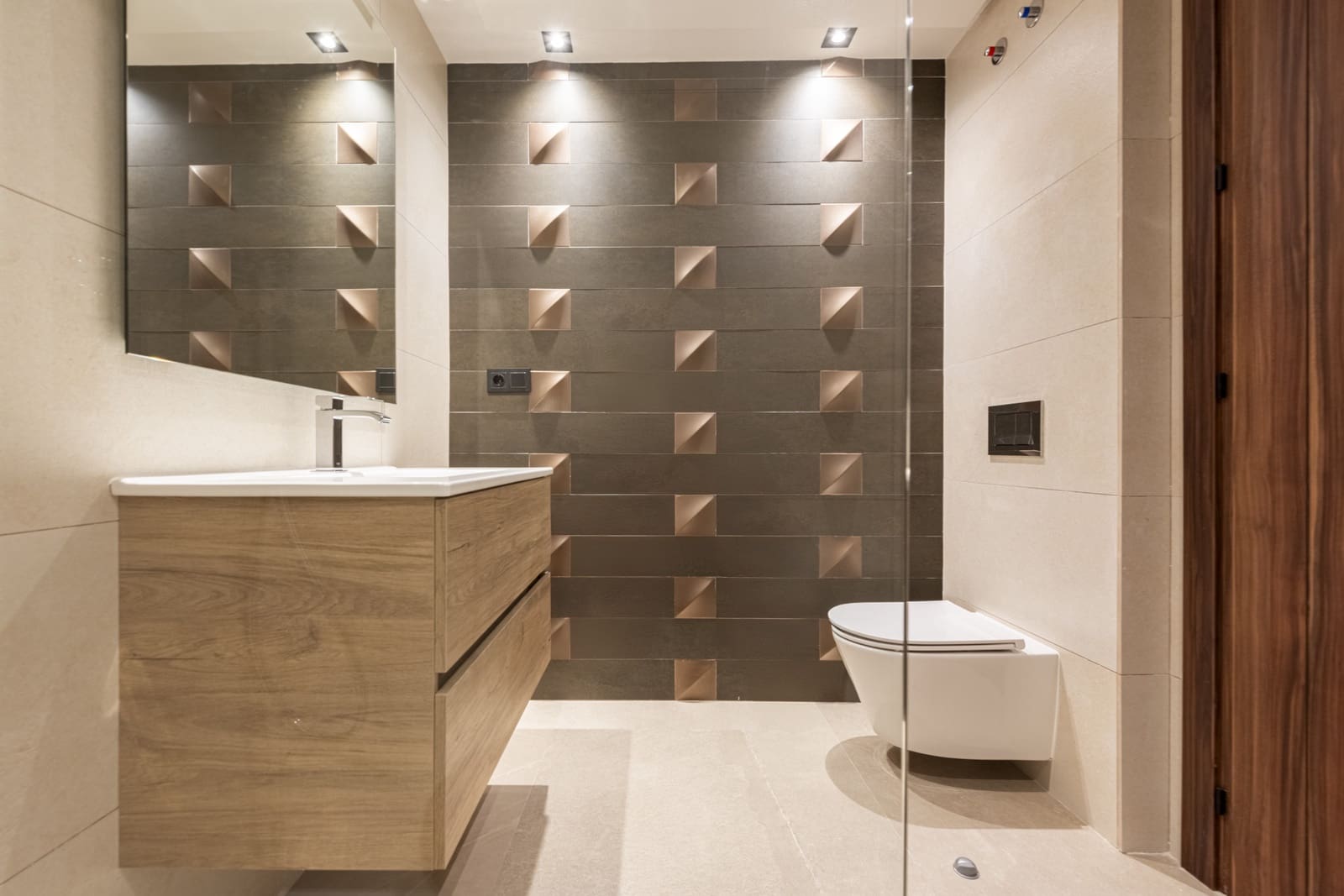 Apartamento de 2 habitaciones en Marbella en venta con piscina garaje - 675.000 € (Ref: 8333708)