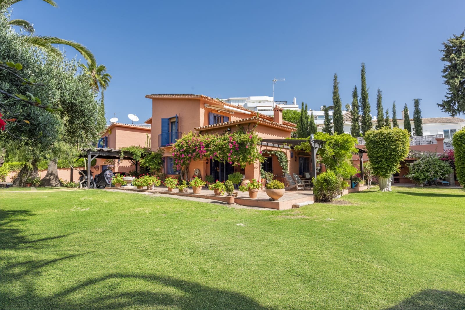 5 Zimmer Villa zu vermieten in Guadalmina mit Pool Garage - 7.500 € (Ref: 8343807)