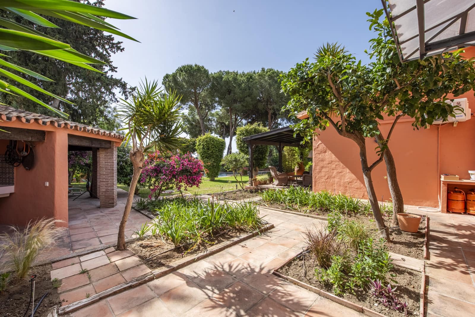 5 Zimmer Villa zu vermieten in Guadalmina mit Pool Garage - 7.500 € (Ref: 8343807)