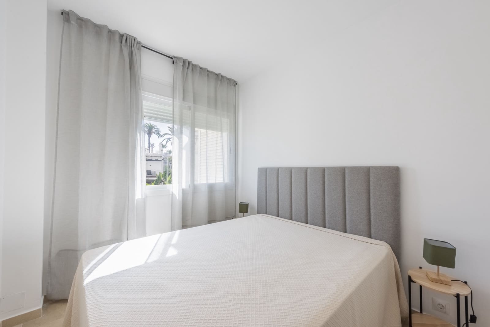 3 makuuhuone Huoneisto vuokrattavana paikassa San Pedro de Alcantara mukana uima-altaan 
autotalli - 2 500 € (Ref: 8360841)