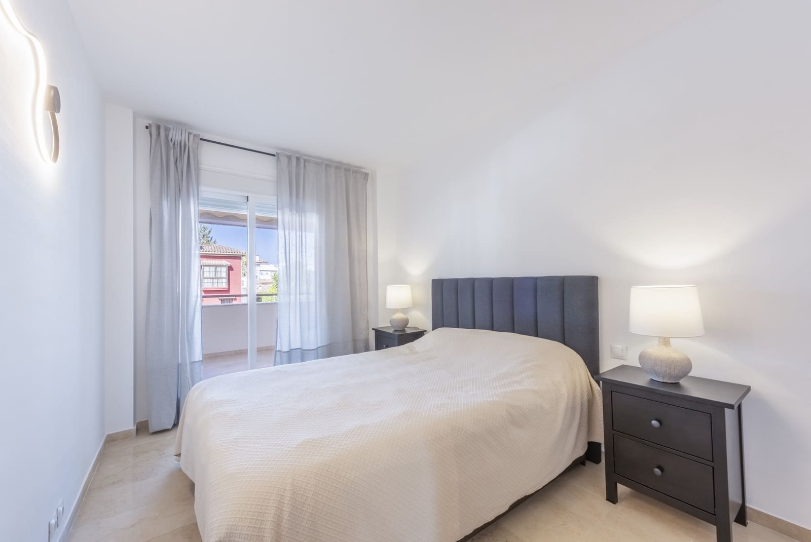 3 makuuhuone Huoneisto vuokrattavana paikassa San Pedro de Alcantara mukana uima-altaan 
autotalli - 2 500 € (Ref: 8360841)