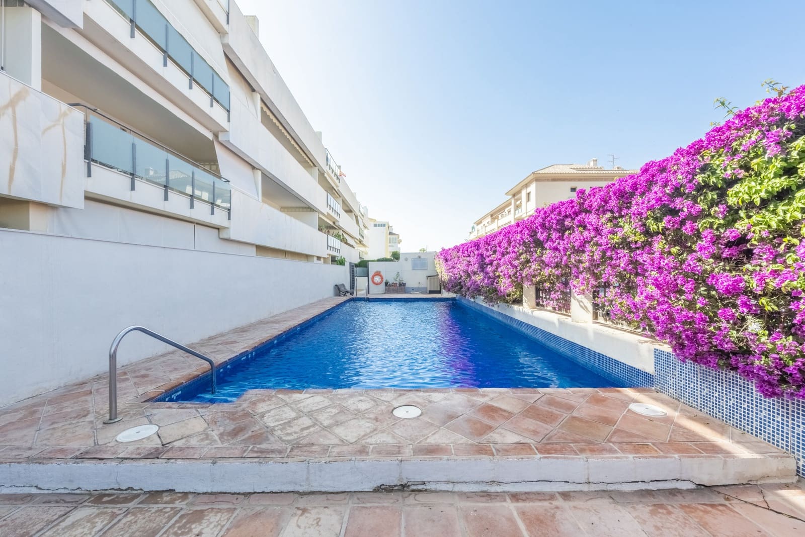 3 makuuhuone Huoneisto vuokrattavana paikassa San Pedro de Alcantara mukana uima-altaan 
autotalli - 2 500 € (Ref: 8360841)