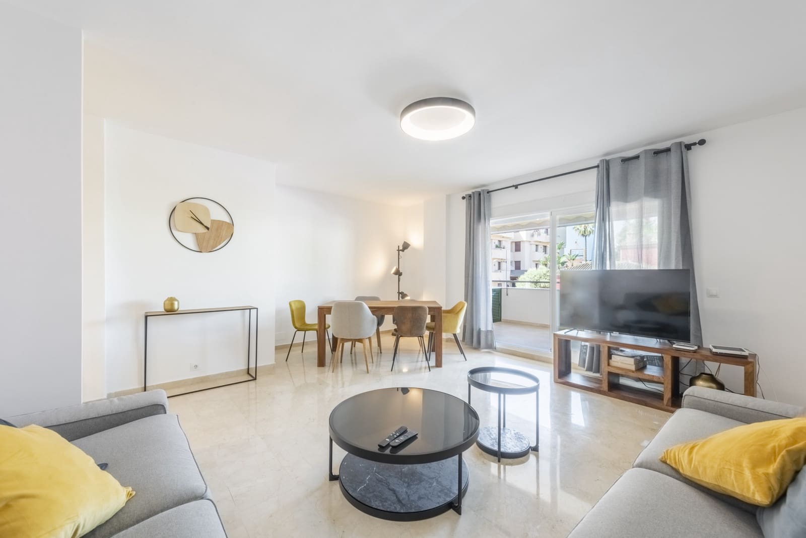 Appartement de 3 chambres à louer à San Pedro de Alcantara avec piscine garage - 2 900 € (Ref: 8360841)