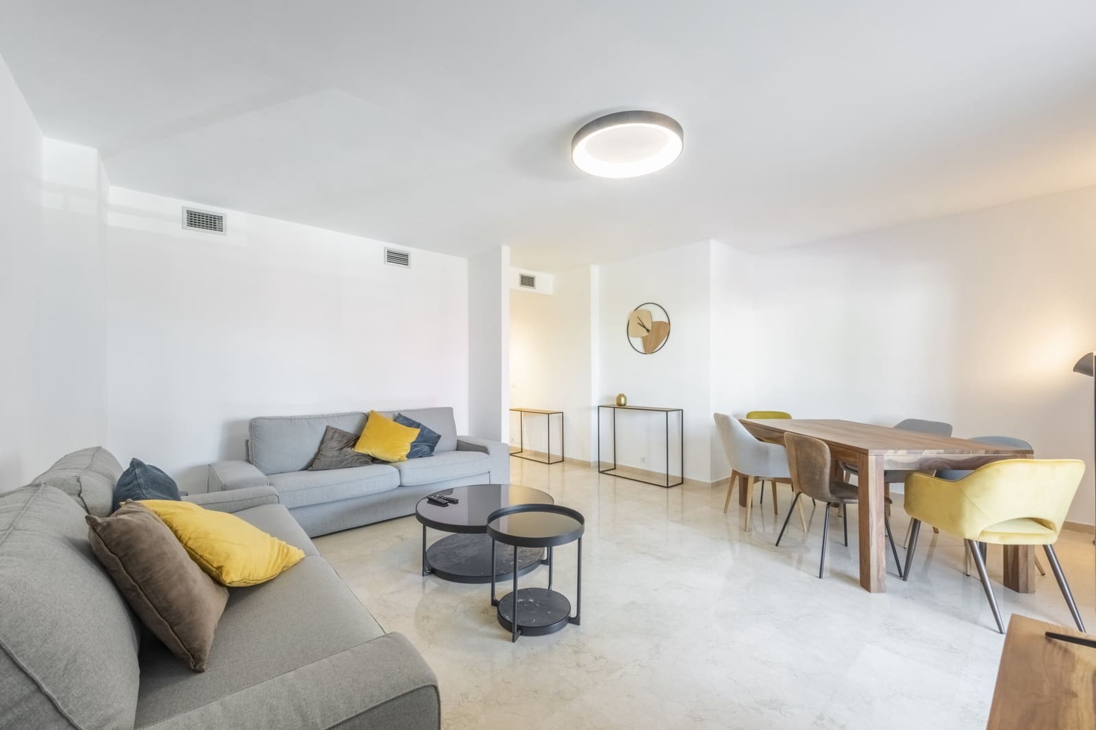 Appartement de 3 chambres à louer à San Pedro de Alcantara avec piscine garage - 2 900 € (Ref: 8360841)