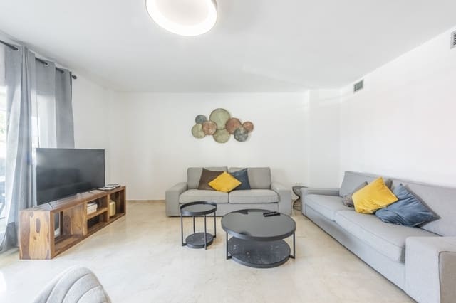 Appartement de 3 chambres à louer à San Pedro de Alcantara, Marbella avec piscine garage - 2 900 € (Ref: 8360841)