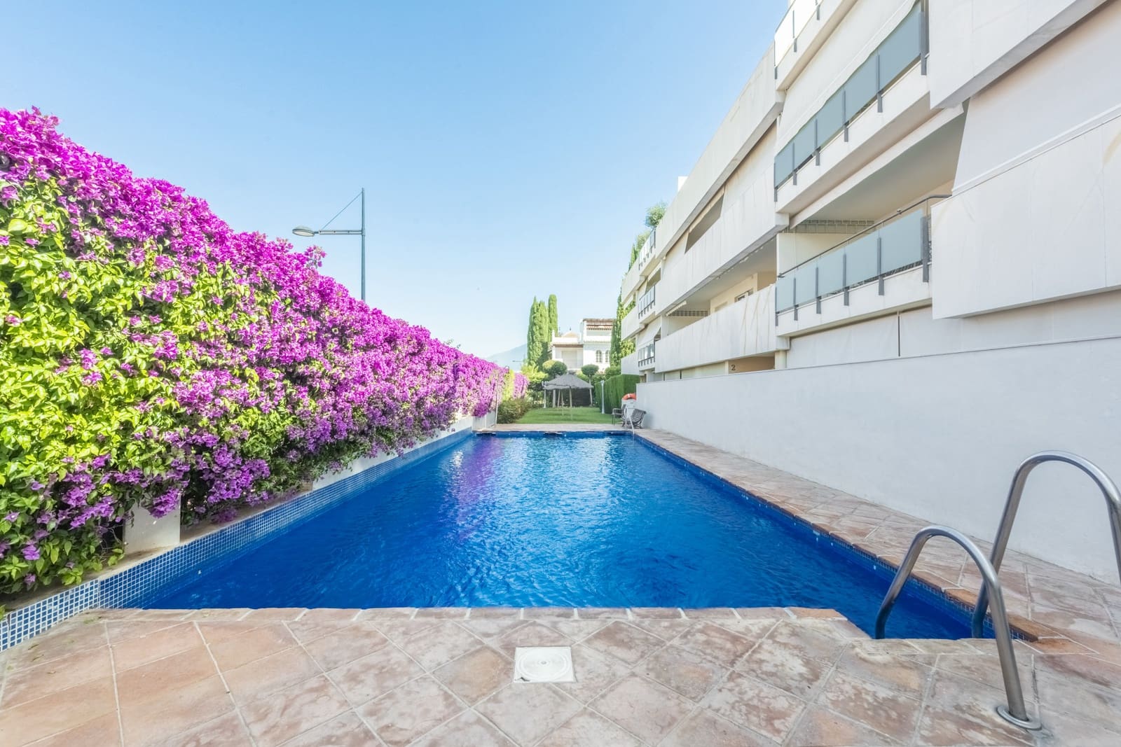 Appartement de 3 chambres à louer à San Pedro de Alcantara avec piscine garage - 2 900 € (Ref: 8360841)