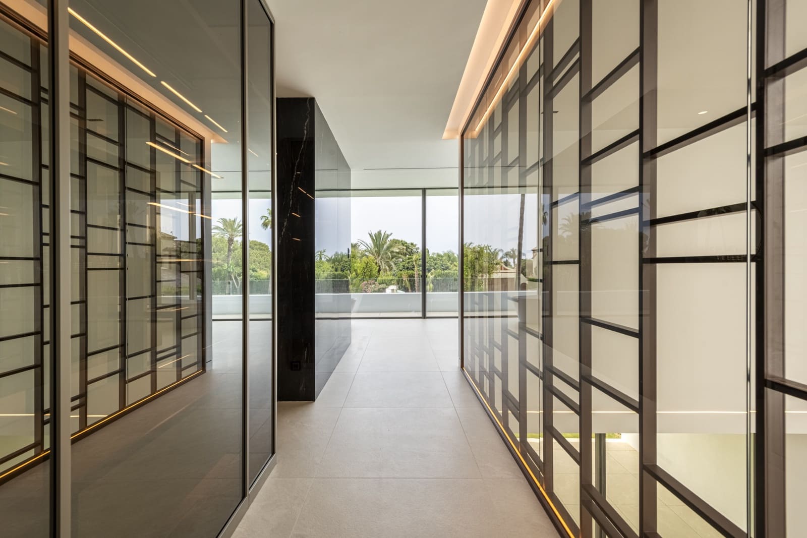 4 Zimmer Villa zu verkaufen in Marbella mit Pool Garage - 4.800.000 € (Ref: 8383086)