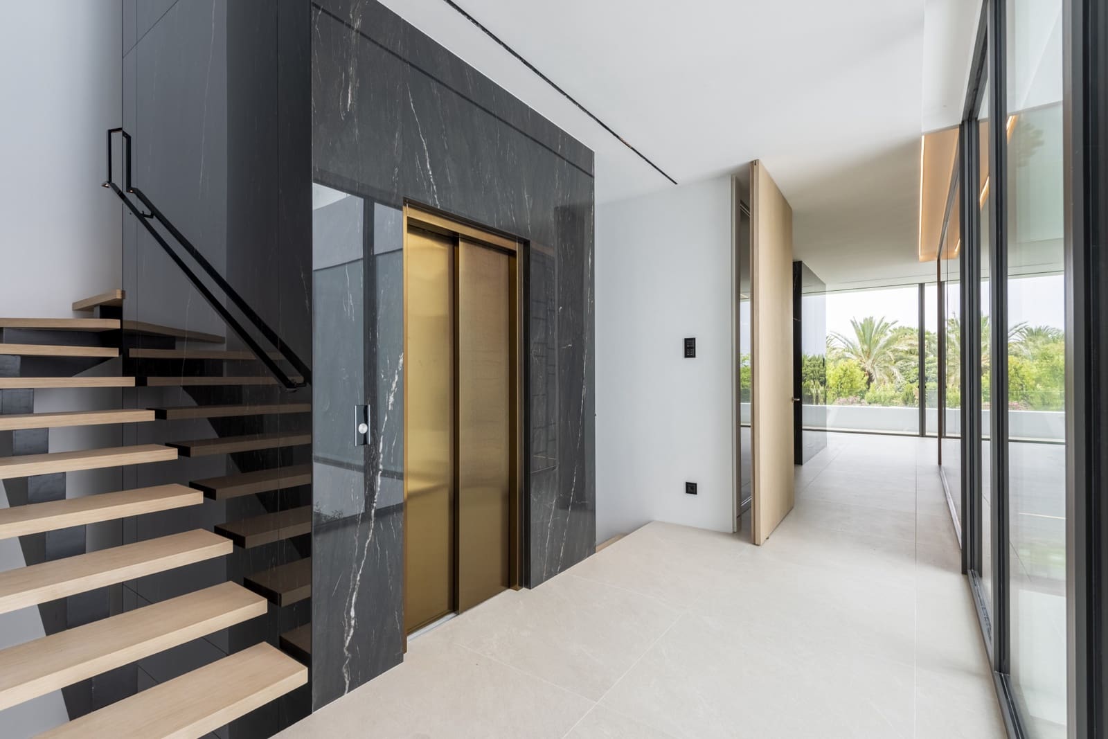 4 Zimmer Villa zu verkaufen in Marbella mit Pool Garage - 4.800.000 € (Ref: 8383086)