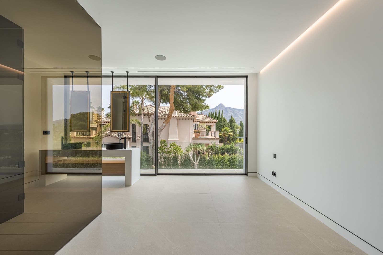 4 Zimmer Villa zu verkaufen in Marbella mit Pool Garage - 4.800.000 € (Ref: 8383086)