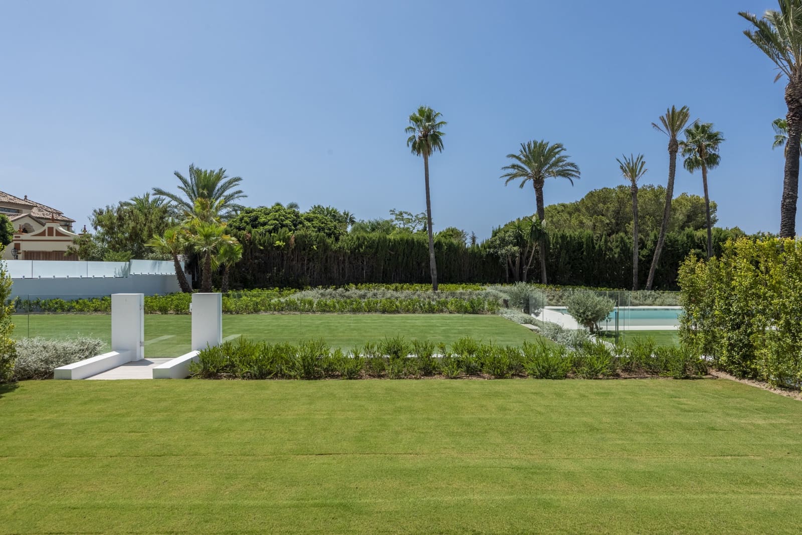 4 Zimmer Villa zu verkaufen in Marbella mit Pool Garage - 4.800.000 € (Ref: 8383086)