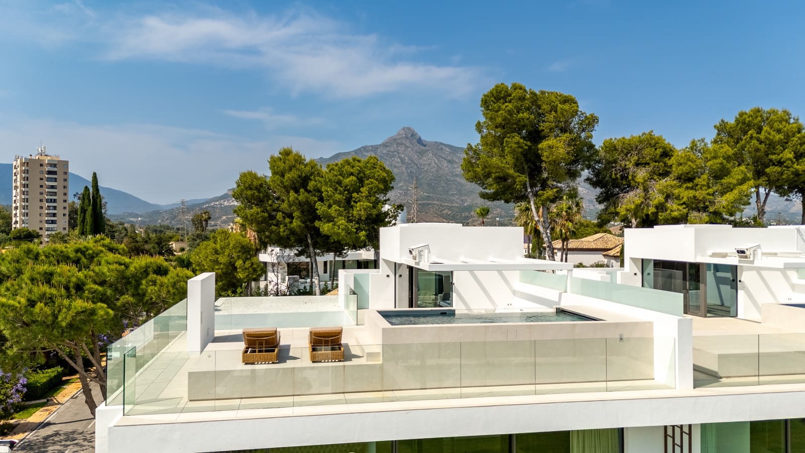 4 Zimmer Villa zu verkaufen in Marbella mit Pool Garage - 4.800.000 € (Ref: 8383086)