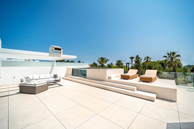 4 makuuhuone Huvila myytävänä paikassa Marbella mukana uima-altaan 
autotalli - 5 000 000 € (Ref: 8383086)