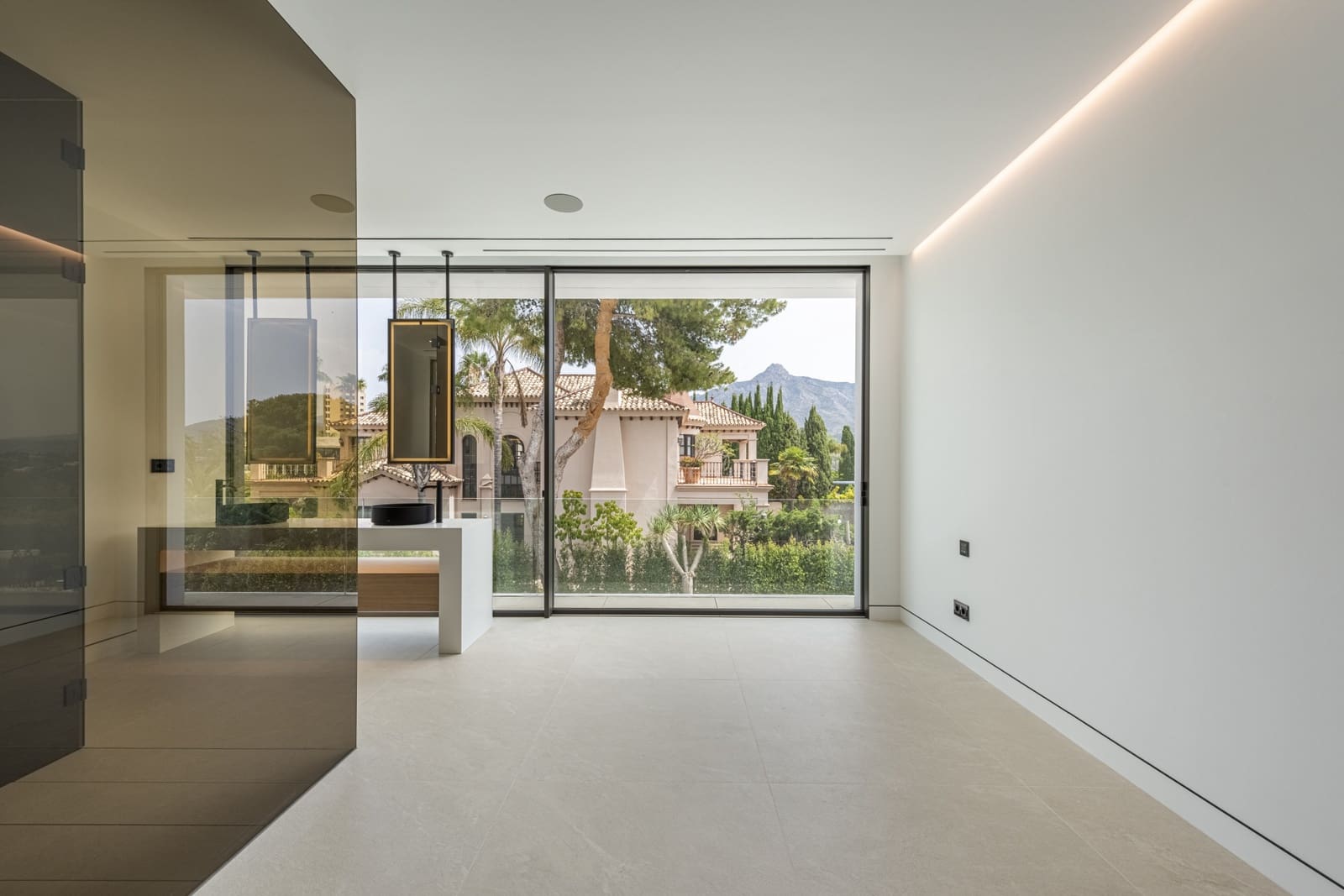 4 Zimmer Villa zu verkaufen in Marbella mit Pool Garage - 5.000.000 € (Ref: 8383086)