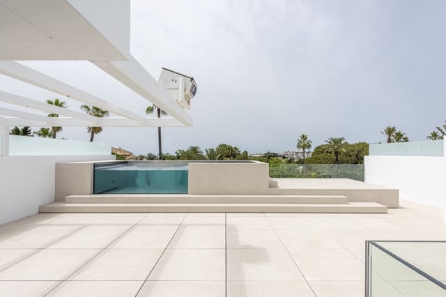 4 soverom Villa til salgs i Marbella med svømmebasseng garasje - € 5 000 000 (Ref: 8383086)
