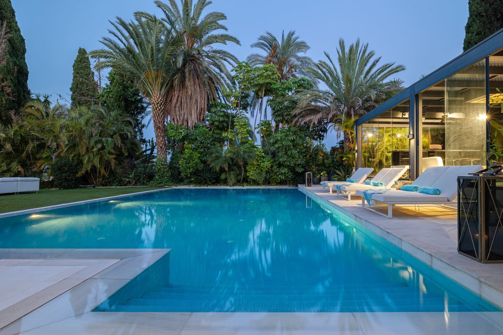 7 bedroom Villa for sale in Marbella with pool garage - € 3,650,000 (Ref: 8418042)
