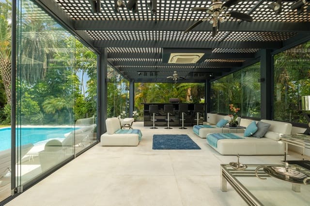 7 sypialnia Willa na sprzedaż w Marbella z basenem garażem - 3 650 000 € (Ref: 8418042)