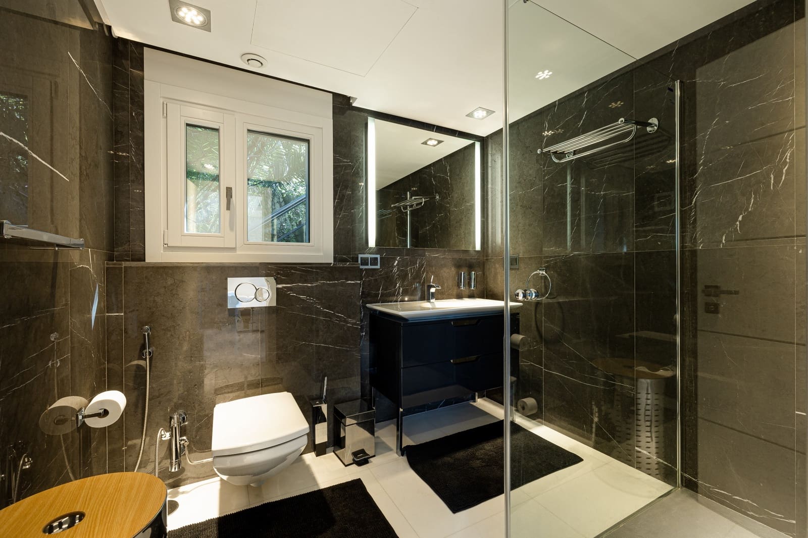 7 bedroom Villa for sale in Marbella with pool garage - € 3,650,000 (Ref: 8418042)