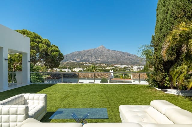 7 sypialnia Willa na sprzedaż w Marbella z basenem garażem - 3 650 000 € (Ref: 8418042)