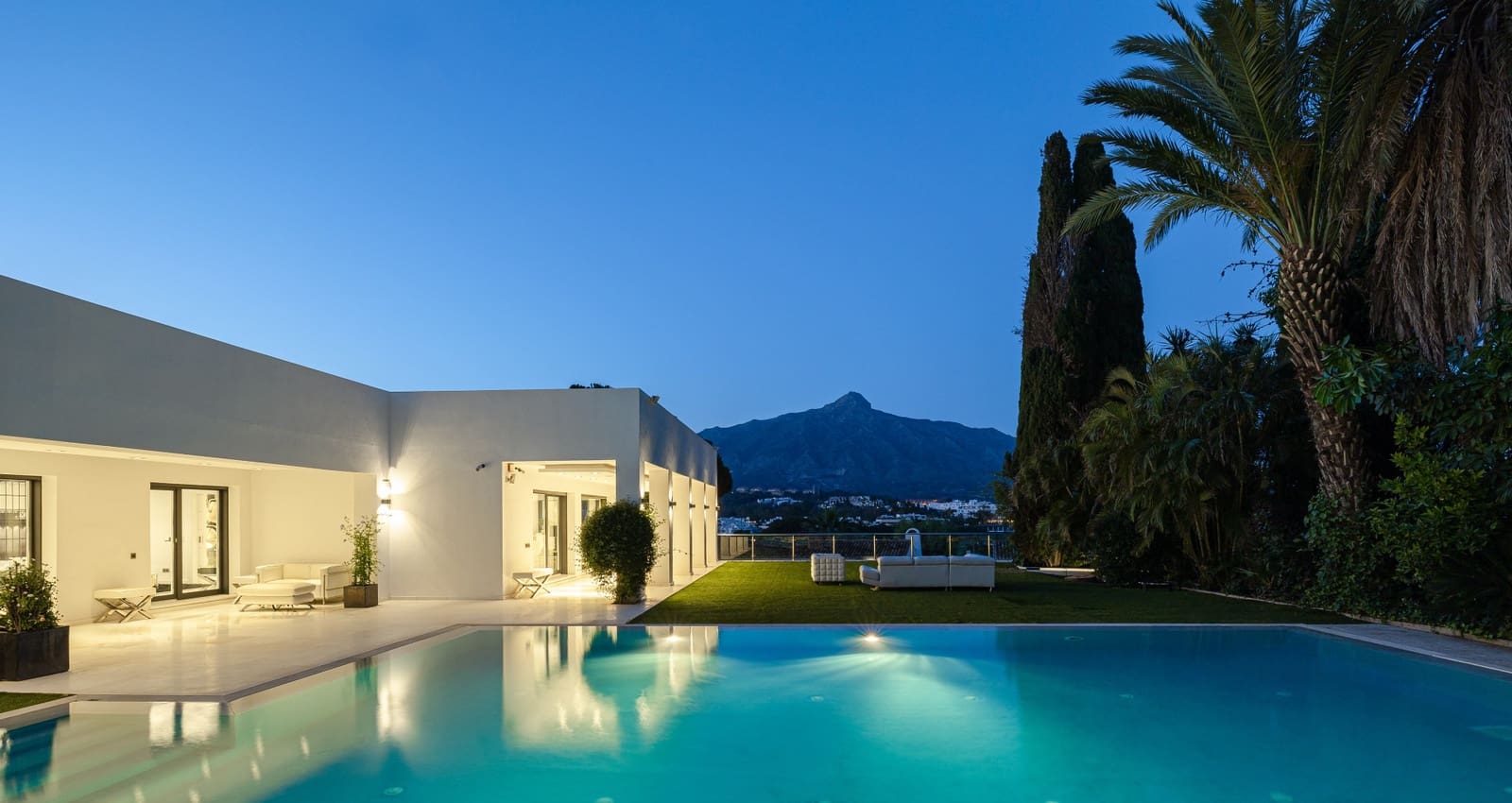 7 bedroom Villa for sale in Marbella with pool garage - € 3,950,000 (Ref: 8418042)