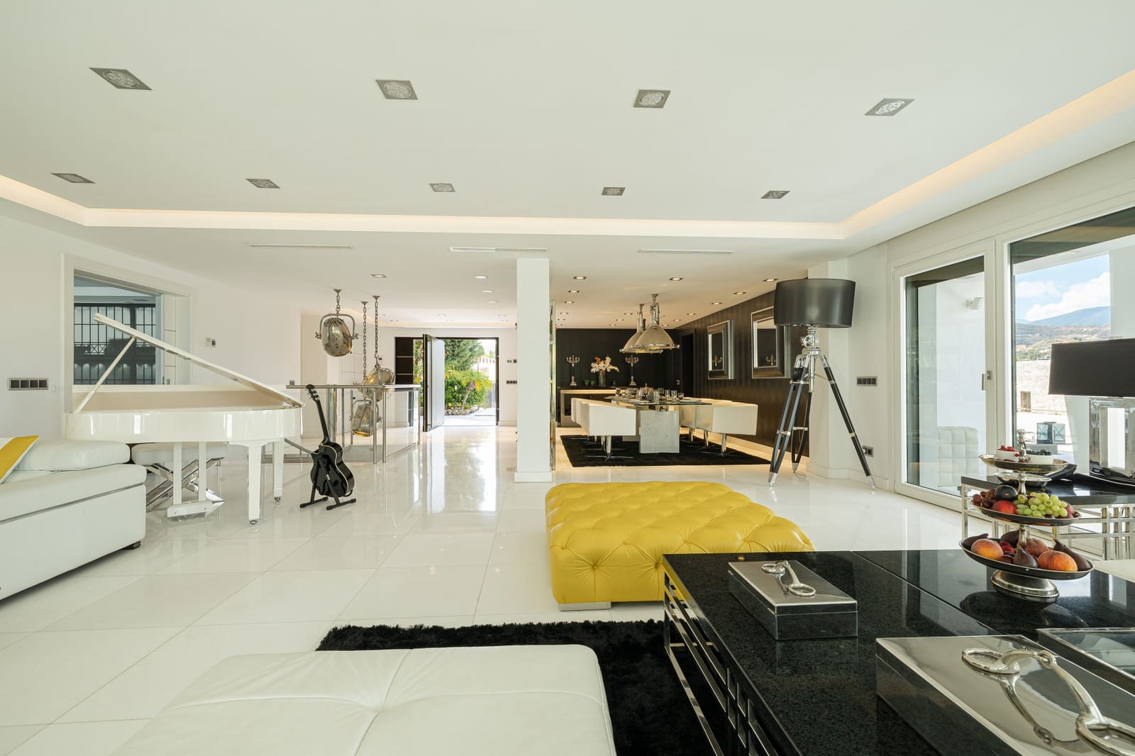 7 bedroom Villa for sale in Marbella with pool garage - € 3,950,000 (Ref: 8418042)
