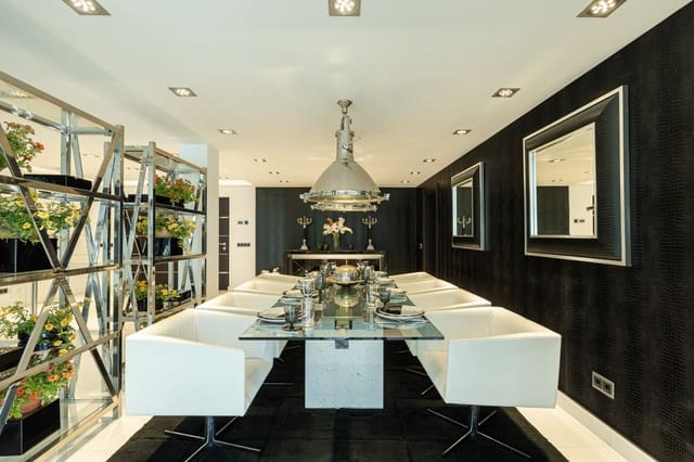 7 soveværelse Villa til salg i Marbella med swimmingpool garage - € 3.950.000 (Ref: 8418042)
