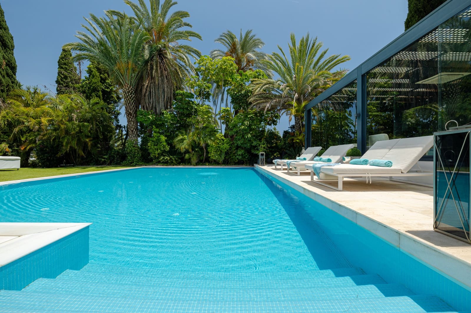 7 bedroom Villa for sale in Marbella with pool garage - € 3,950,000 (Ref: 8418042)